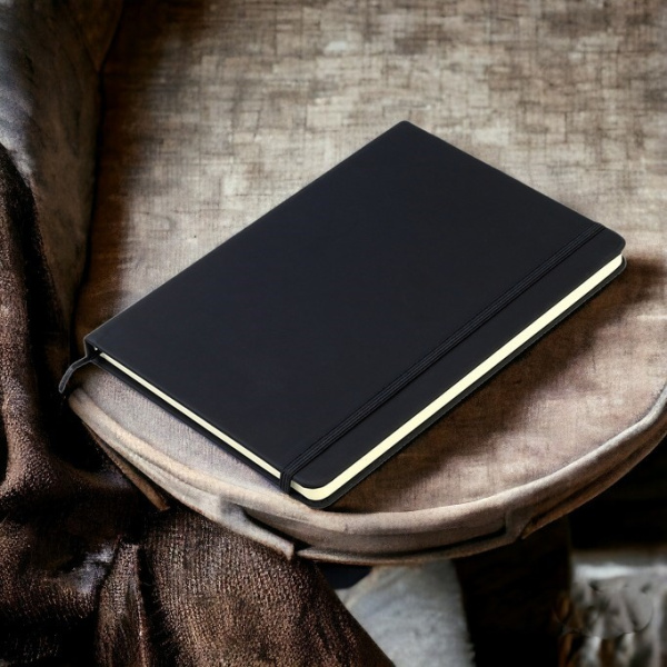 Блокнот A5 Monte в обложке с имитацией рисунка кожи и листами в полоску / Скетчбук 192 страницы